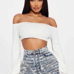 FASHION NOVA LISSY OFF SHOULDER SWEATER. 
SIZE SMALL
only used once
